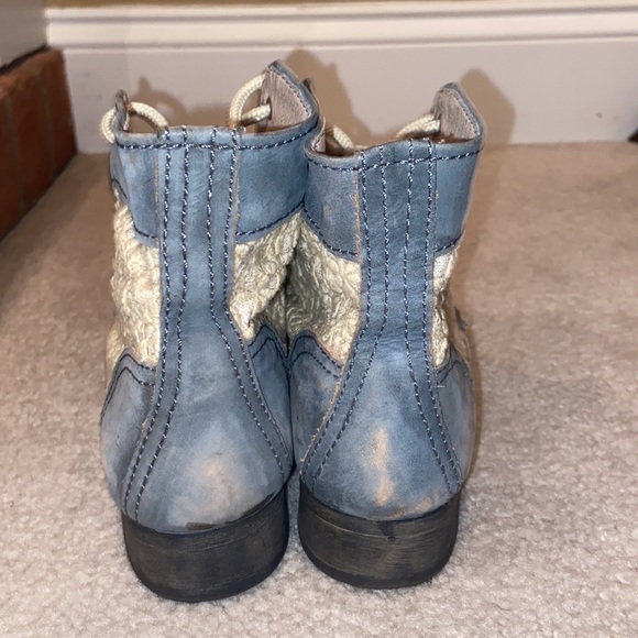 STEVE MADDEN blue distressed lace combat boot!!✨✨ - Picture 4 of 9